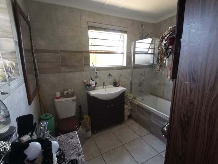 4 Bedroom Property for Sale in Dana Bay Western Cape